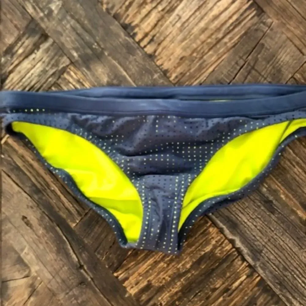 Nike sports mesh bikini bottoms`- Sz XL